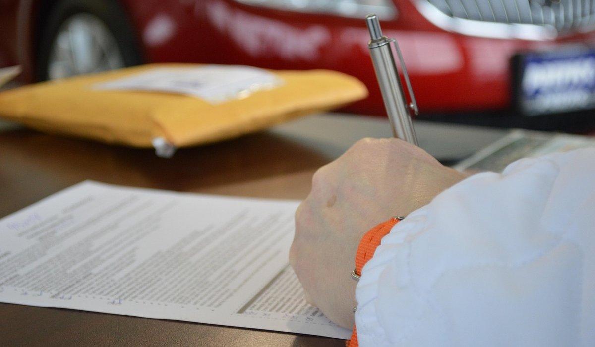 How to Handle Late Rent Payments Calmly
